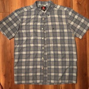 blue/gray QUIKSILVER button down collared shirt